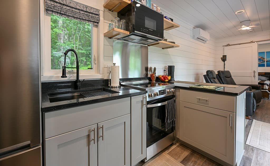 40ft Kennedy Container Home – 1 Bed, 1 Bath – 40ft Kennedy Luxury Container Home | 1 Bed 1 Bath Prefab Shipping Container House — 40ft — new in new condition (16)