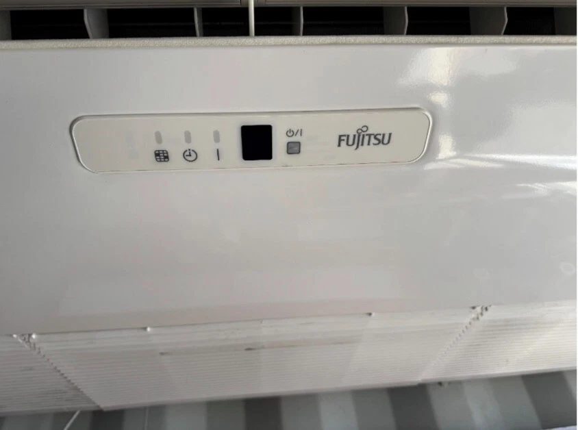 20ft Used Refrigerated Container – Modified Equipment Storage – close-up of air conditioning unit and control panel