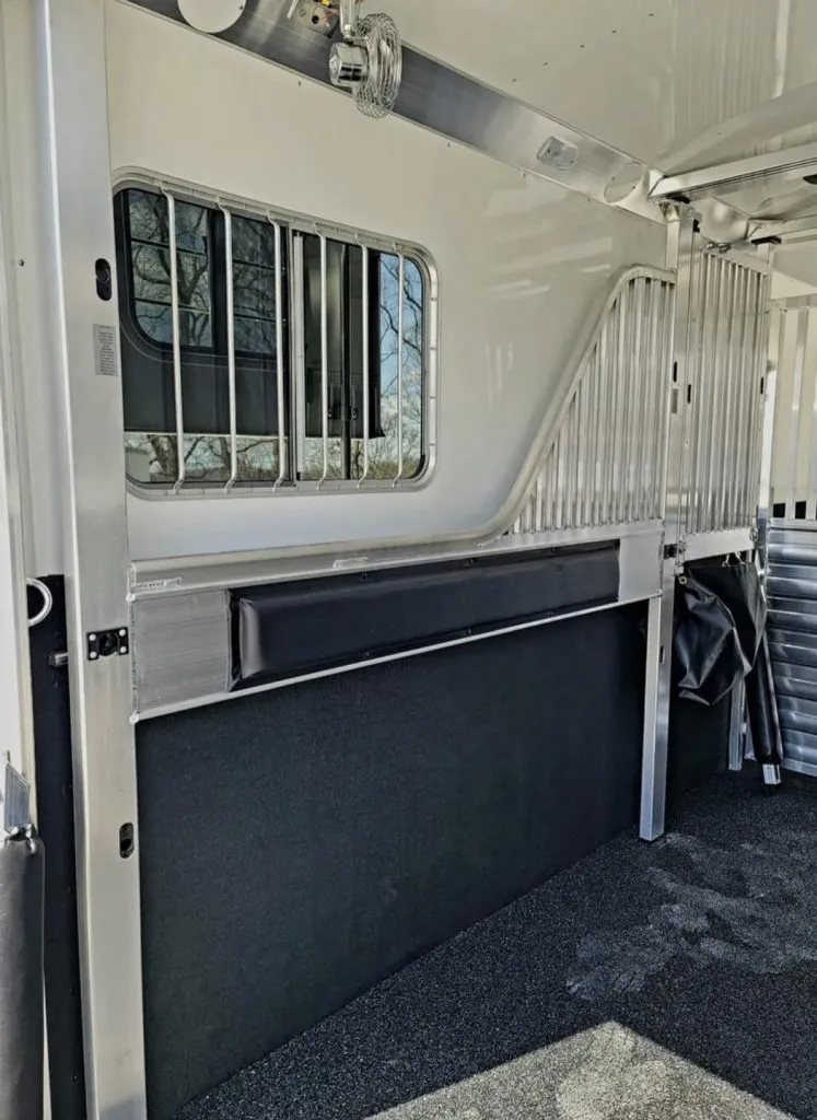 2023 4 Star 23 ft Horse Trailer – 2+1 Gooseneck – Interior stall wall with padding and a sliding window with bars