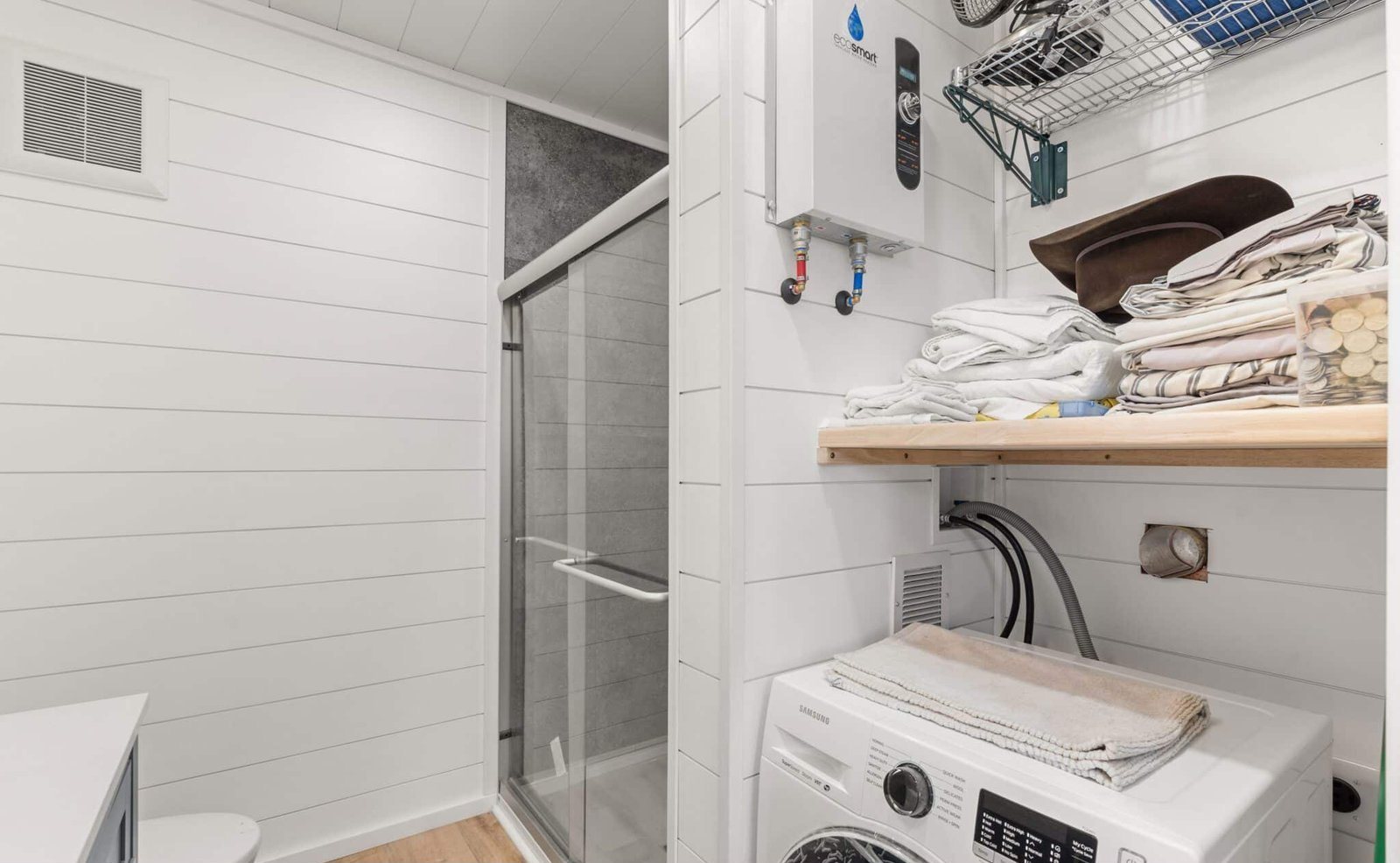 40ft + 20ft Container Home – The Luke, 1 Bed – The Luke | 1 Bedroom Shipping Container Home | 40FT + 20FT Luxury Container House — 20ft — new in new condition (4)