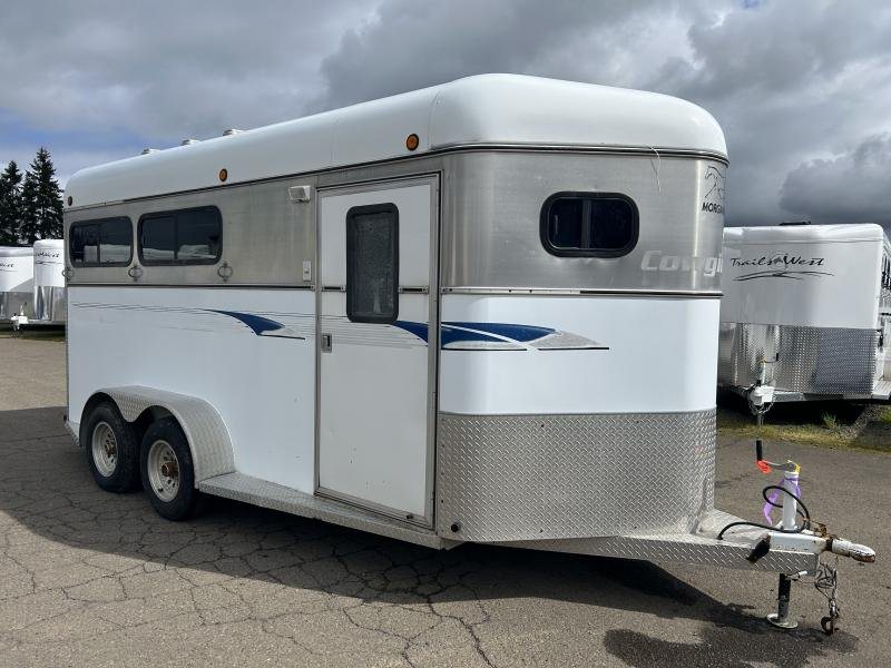 2000 Morgan Built 3 Horse Trailer – Bumper Pull – A three-quarter exterior view from the front right side showing the entry door