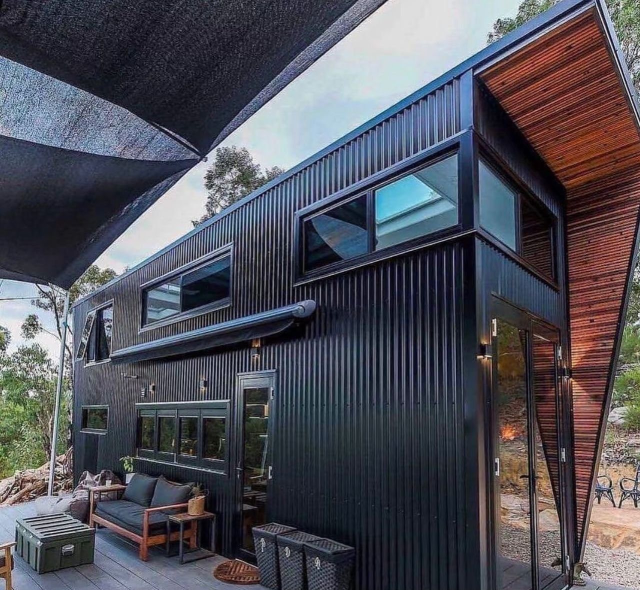 20ft Two-Level Container Home – Loft Bedroom, Outdoor Deck – Two-level 20ft container home with loft bedroom and outdoor deck — new condition