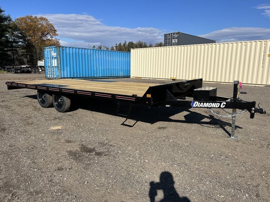 2024 Diamond C 20 ft Deckover – Slide-In Ramps – Front three-quarter view from the opposite side showing the full trailer length