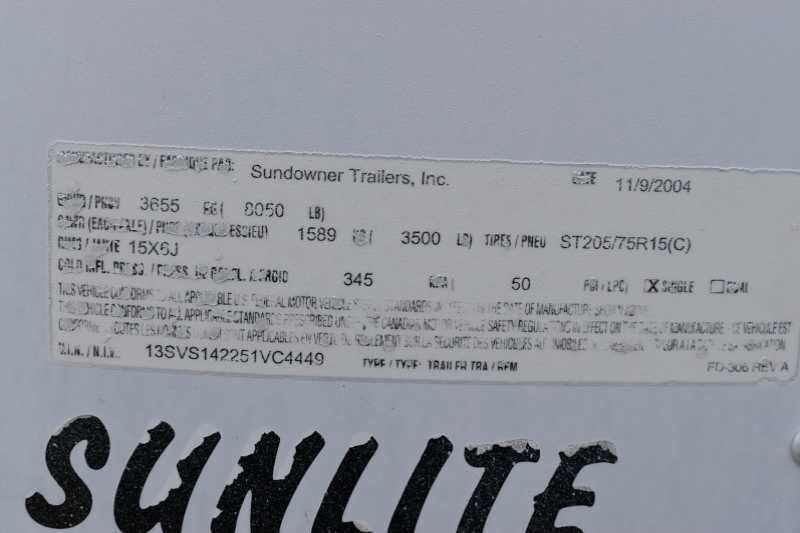 2005 Sundowner 2 Horse Trailer – Sunlite Straight Load – Close up of the manufacturer specification and VIN sticker