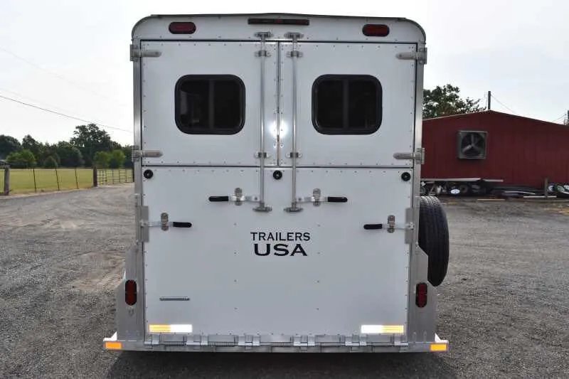 2019 Trailers USA 2 Horse Trailer – Aluminum, Dressing Room – Straight rear view of the closed horse trailer with double doors