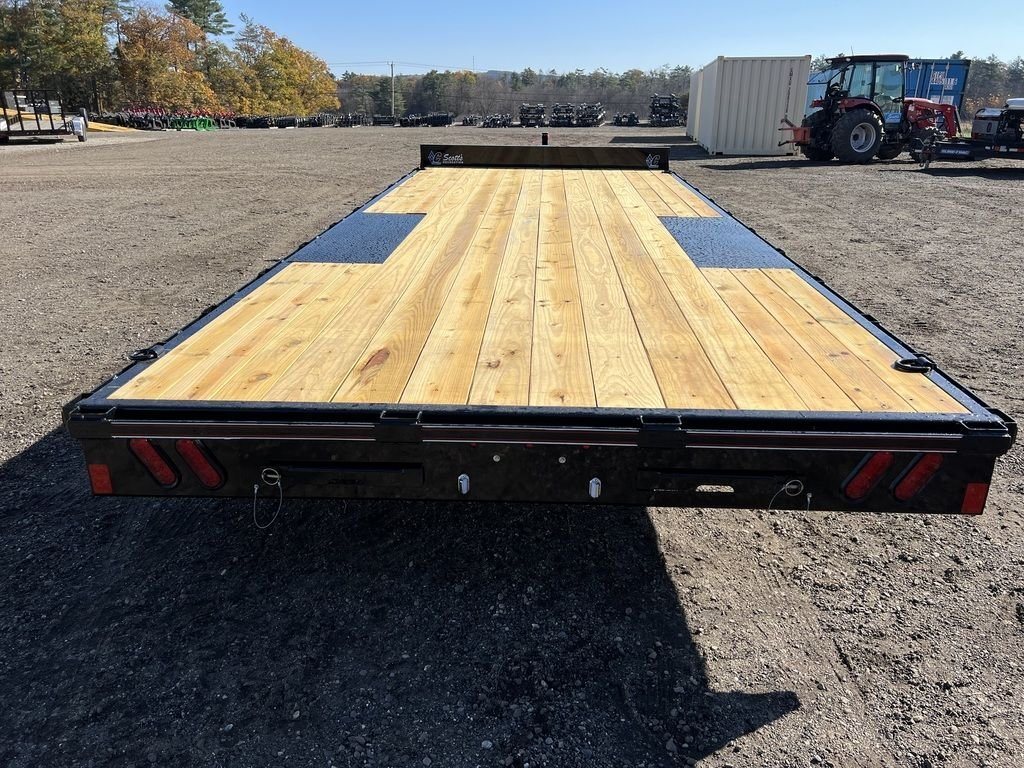 2024 Diamond C 20 ft Deckover – Slide-In Ramps – Straight-on rear view of the trailer showing the wood plank flooring