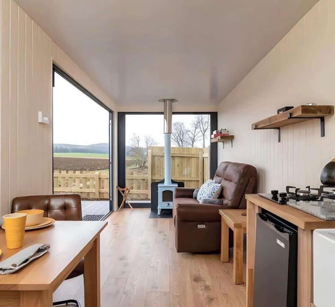 20ft Container Home – Open Layout With Outdoor Deck – Modern Single-Storey Container House with Spacious Deck, Fully Furnished Portable Tiny Home, Disaster-Resistant Prefab Family House — 20ft — new in new… (7)