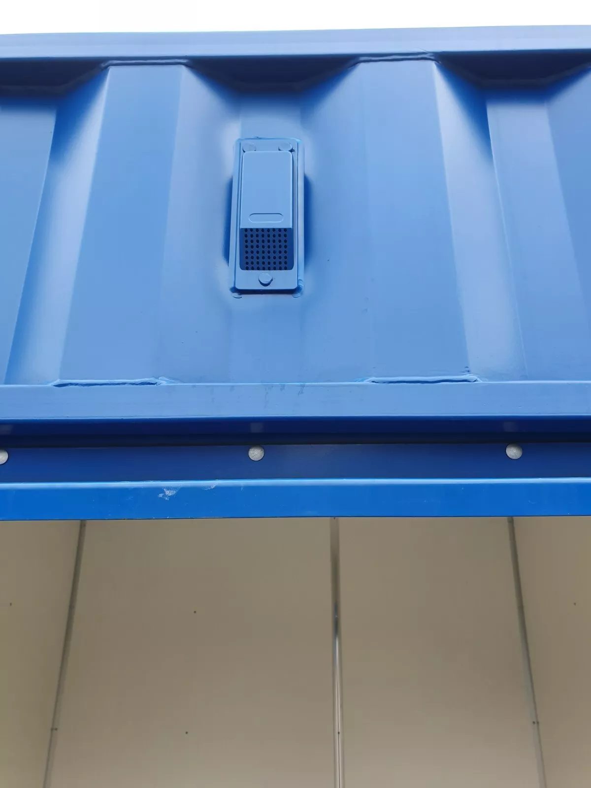 40ft High Cube Storage Container – Insulated, Plywood-Lined – close-up of ventilation grille above container opening