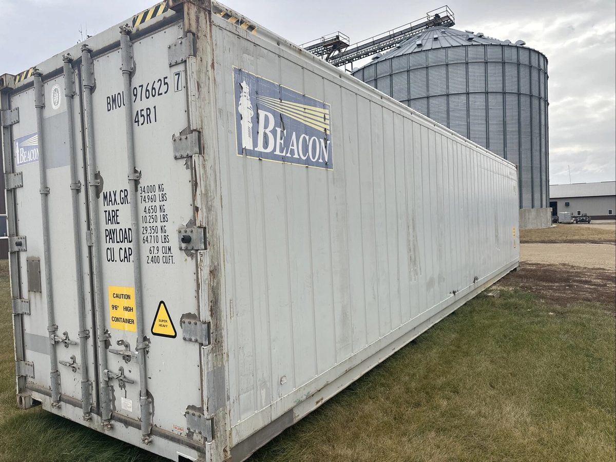 40ft Refrigerated Shipping Container – Daikin Cooling – three-quarter exterior view of weathered refrigerated container with closed doors