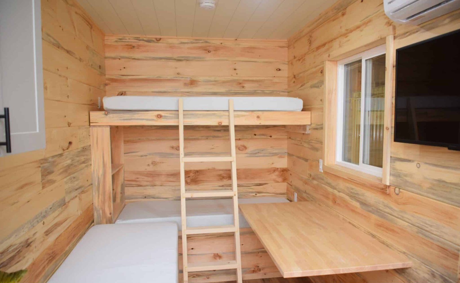 40ft Augustine Container Home – Open Plan, 1 Bath – 40FT Augustine Luxury Container Home with Kitchen, Bathroom & Garage | Ready to Ship | Free USA Delivery — 40ft — new in new condition (7)