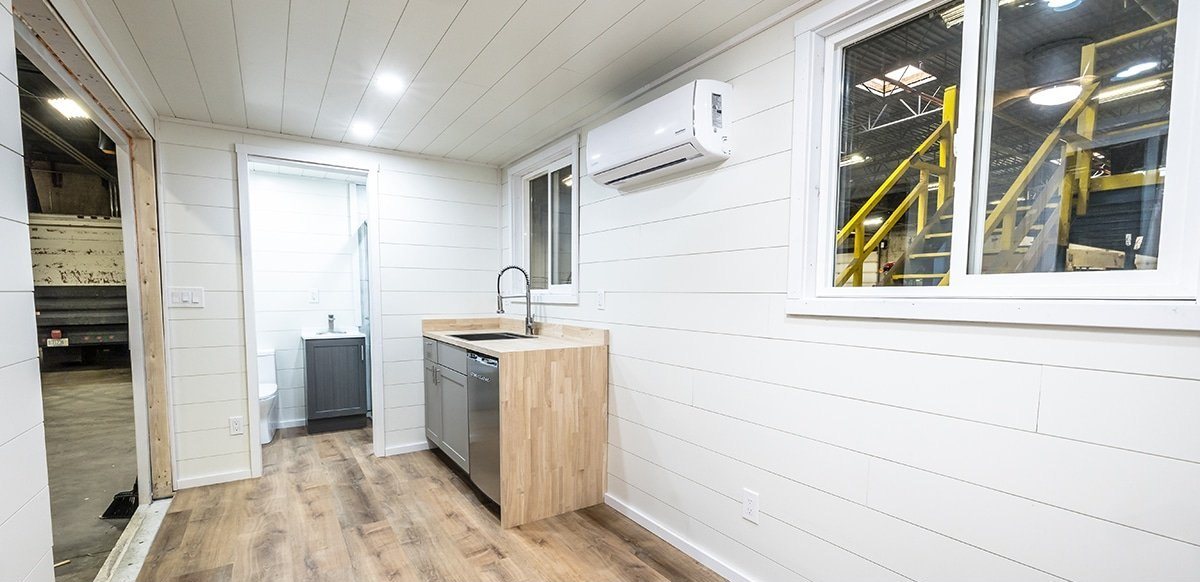 20ft Ezra Container Home – Open Layout, Full Bath – 20FT Ezra Modern Container Home | Turnkey Tiny House | Portable Prefab Container Home — 20ft — new in new condition (3)
