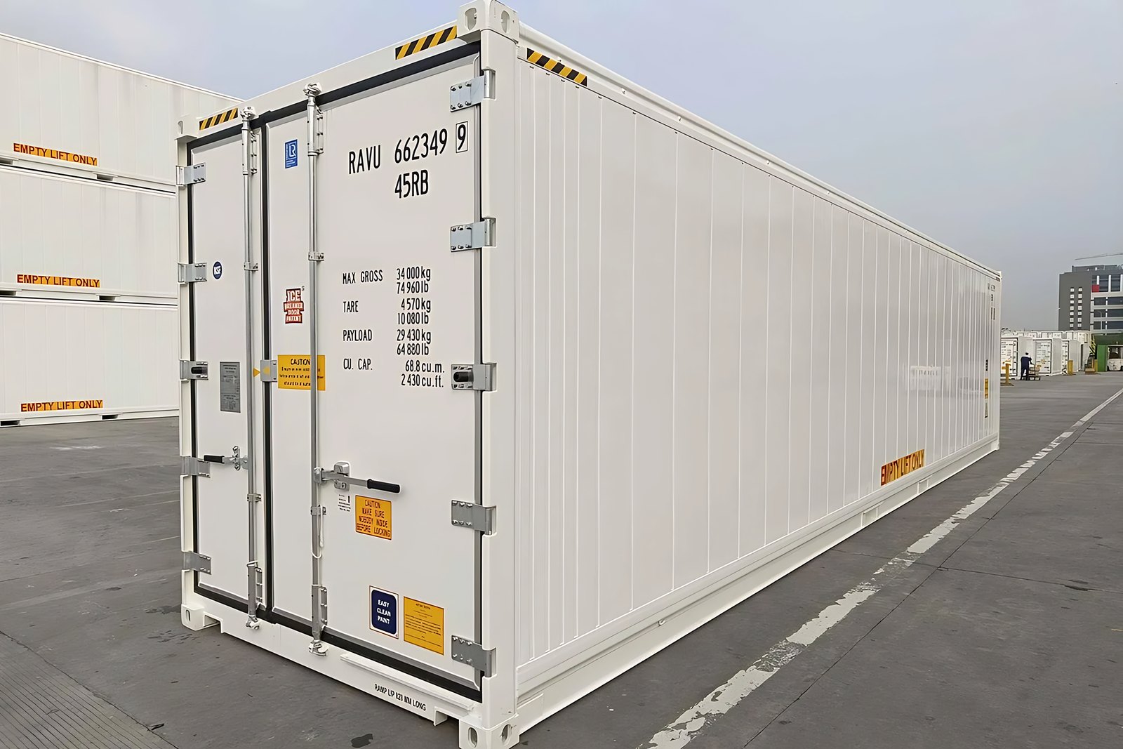 40ft Refrigerated Shipping Container – Integrated Cooling – three-quarter exterior view of refrigerated container with cargo doors closed