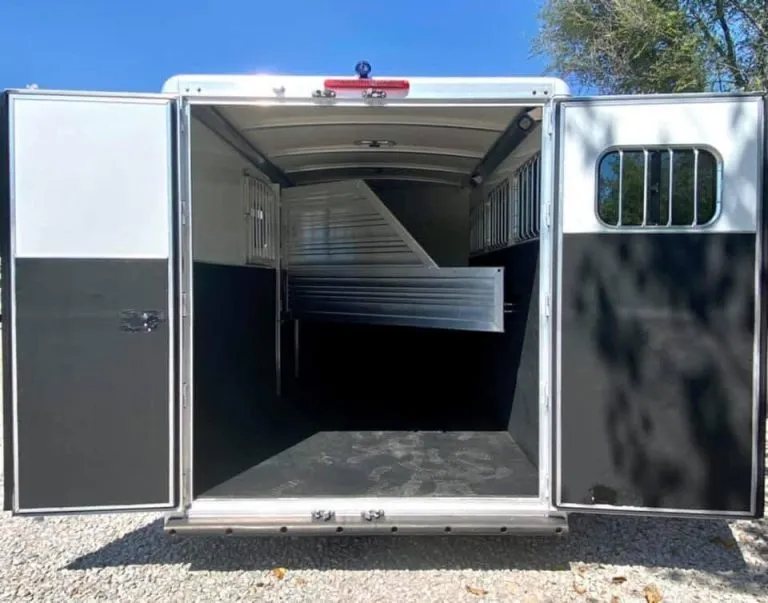 2011 Cimarron 3 Horse Bumper Pull – Insulated Roof – Full rear view with double doors open looking into horse area