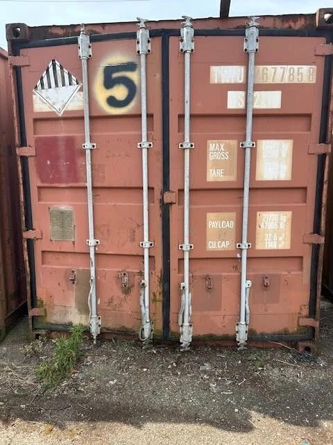 20ft Used Shipping Container – Double Cargo Doors – closed cargo doors on a weathered shipping container (7)