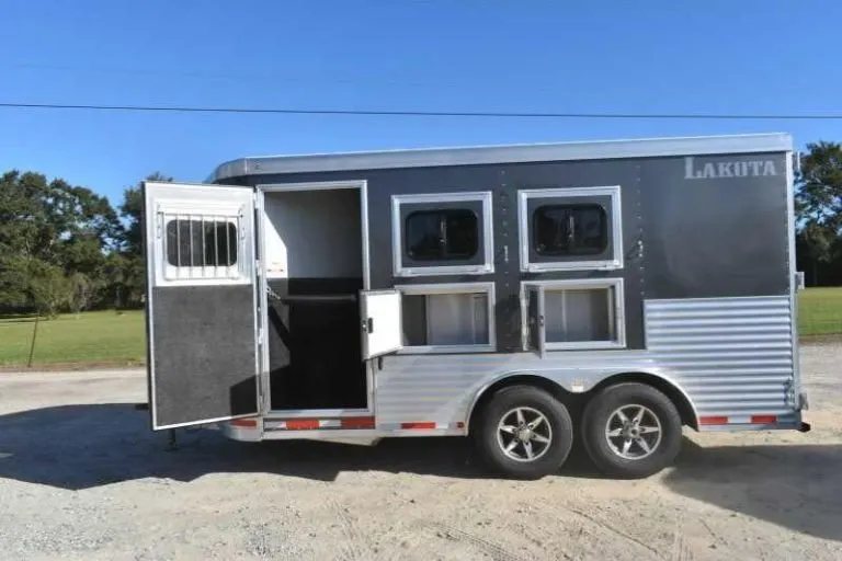 2018 Lakota 83HBPSL 3 Horse Trailer – Aluminum – Full side view showing the horse entry door and drop down windows