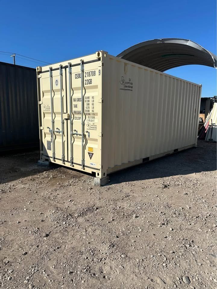 20ft/40ft Insulated Container Workspace – Lighting and Power – three-quarter exterior view of cream container with cargo doors closed