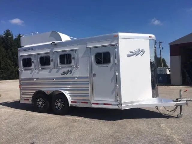 2018 Platinum Coach 3 Horse Bumper Pull – Rear Tack – Curb side view of white horse trailer with entry door and drop down windows