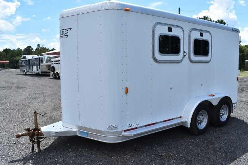 2002 Exiss SS20 2 Horse Trailer – Walk-Through Dressing Room – Three-quarter front view of a white horse trailer showing hitch and side windows