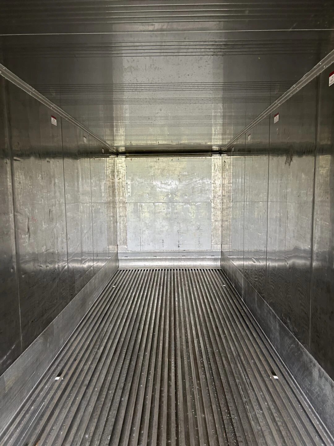 40ft High Cube Refrigerated Container – Insulated Storage – empty refrigerated container interior with metal walls and ribbed floor (12)
