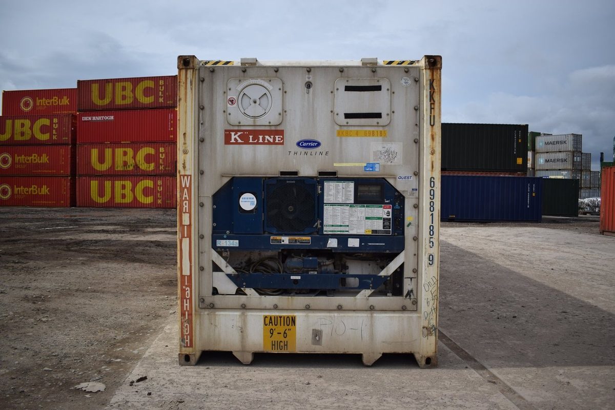 40ft Refrigerated Shipping Container – Digital Temperature Control – front view of refrigerated container with exposed cooling equipment