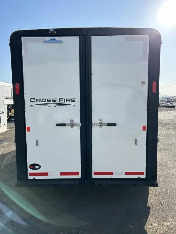 2022 Logan Coach Crossfire 3 Horse Trailer – Swing-Out Saddle Rack – Straight rear view of the closed double doors with latches and lights