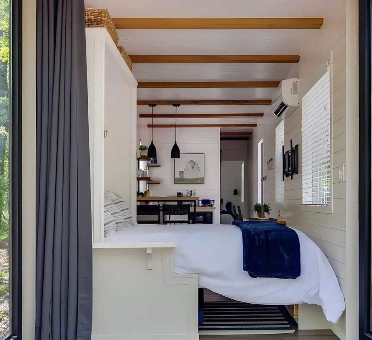 40ft 1-Bedroom Container Home – Rooftop Deck – Luxury 1 Bedroom Tiny Home with Rooftop Deck – Fully Furnished Modern Prefab Container Home with Bathroom, Smart Interior & Fast Installation — 20ft — new in… (4)