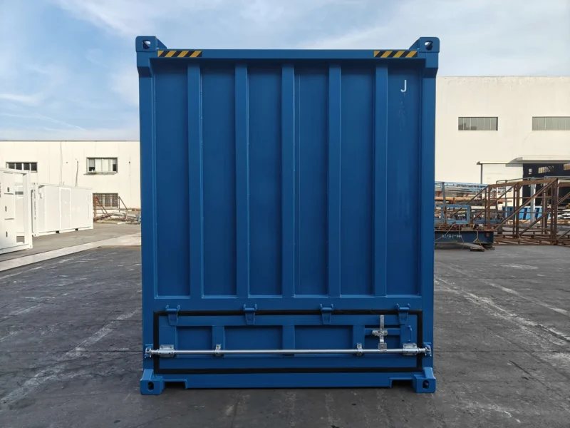 20 ft Bulk Dry Cargo Container – Blue – A straight-on rear view of the container showing the bottom discharge hatch and locking bar