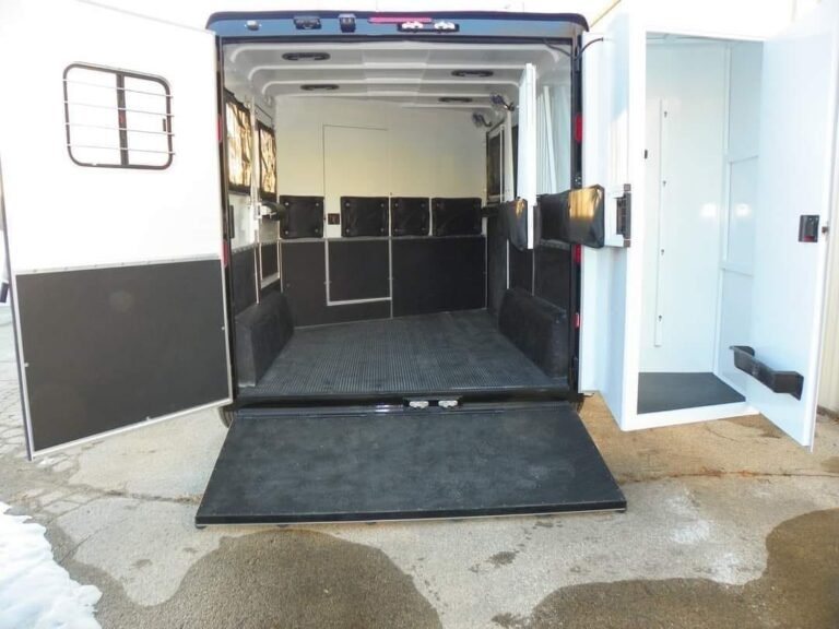 2022 Double D 2 Horse Bumper Pull – Reverse Slant – Rear view with ramp down and all doors open to interior
