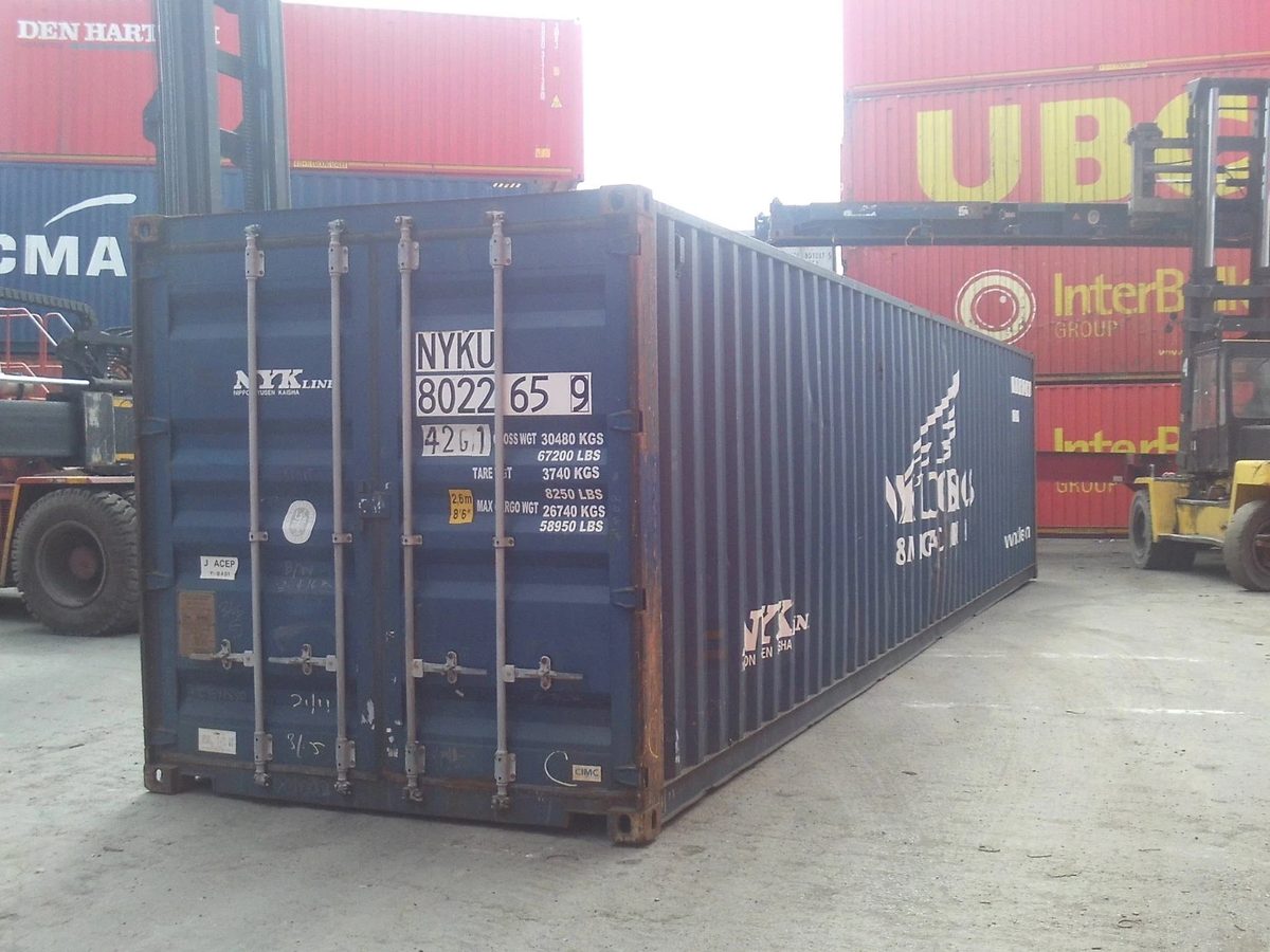 40ft Used Shipping Container – Standard Height, Double Doors – three-quarter exterior view of blue container with cargo doors closed (2)