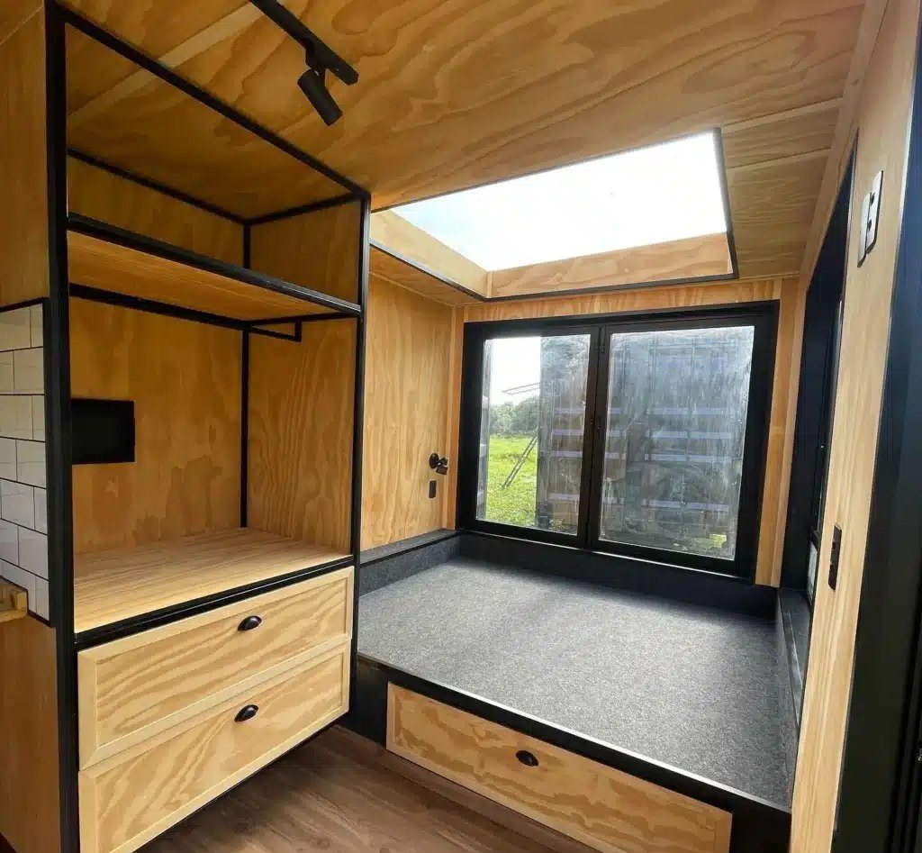 20ft Cozy Cabin Container Home – Kitchenette, Bath – Custom 20ft Cozy Cabin Container House — 20ft — new in new condition (7)