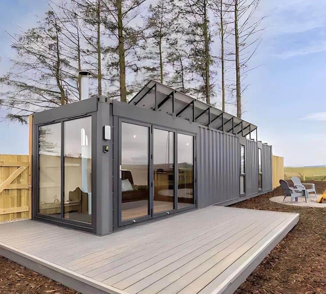20ft Container Home – Open Layout With Outdoor Deck – Modern Single-Storey Container House with Spacious Deck, Fully Furnished Portable Tiny Home, Disaster-Resistant Prefab Family House — 20ft — new in new…