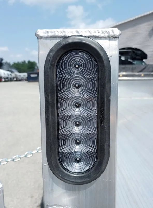 2025 Mission Trailers 16 ft Dump Trailer – Aluminum – Close up of the vertical LED tail light on the aluminum trailer frame