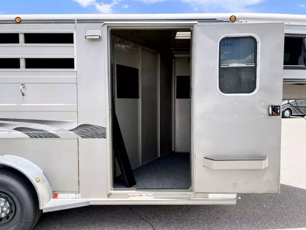2001 Titan 3 Horse Gooseneck Trailer – Steel, Dressing Room – The open side entry door leading into the dressing area