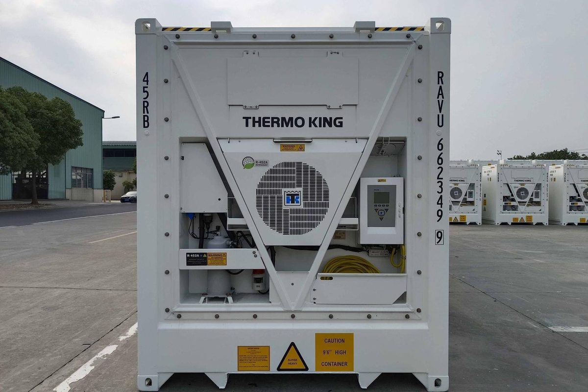 40ft Refrigerated Shipping Container – Integrated Cooling – straight-on exterior view of container refrigeration equipment