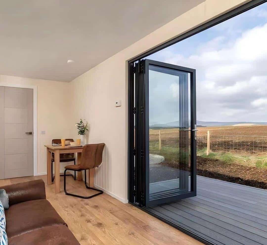 20ft Container Home – Open Layout With Outdoor Deck – Modern Single-Storey Container House with Spacious Deck, Fully Furnished Portable Tiny Home, Disaster-Resistant Prefab Family House — 20ft — new in new… (5)
