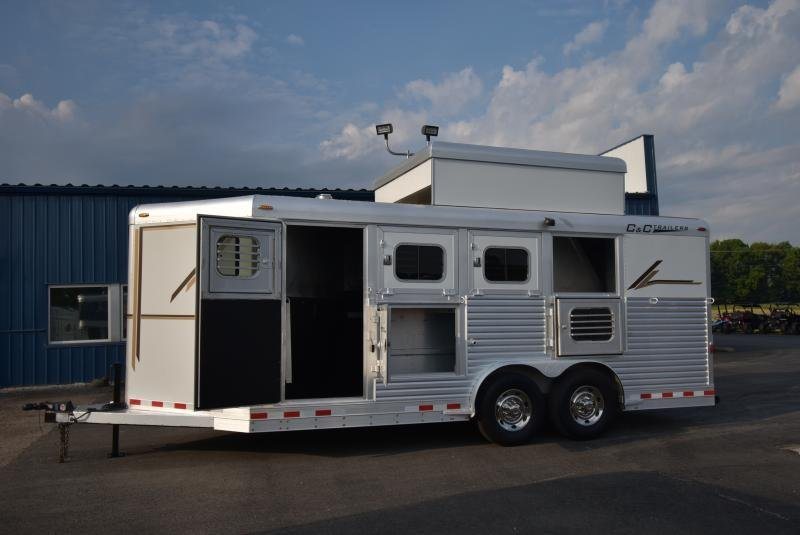 2008 C and C Trailers 4 Horse Bumper Pull – Hay Pod – Exterior side view of the white horse trailer with an open side door