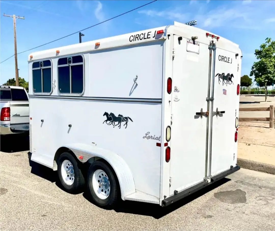 2007 Circle J 2 Horse Trailer – Slant Load – Rear three-quarter view of the trailer showing closed double rear doors