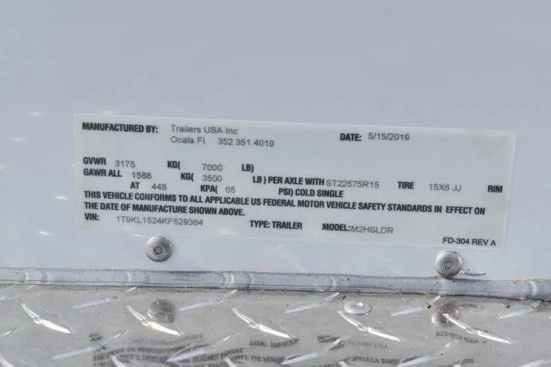 2019 Trailers USA 2 Horse Trailer – Aluminum, Dressing Room – Manufacturer identification plate showing VIN and weight specifications for the trailer