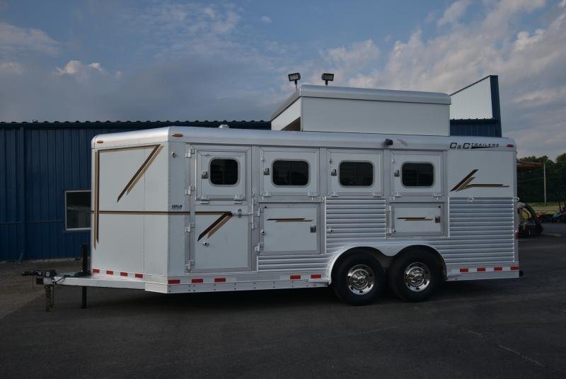 2008 C and C Trailers 4 Horse Bumper Pull – Hay Pod – Full exterior profile of the four horse bumper pull trailer with all doors closed