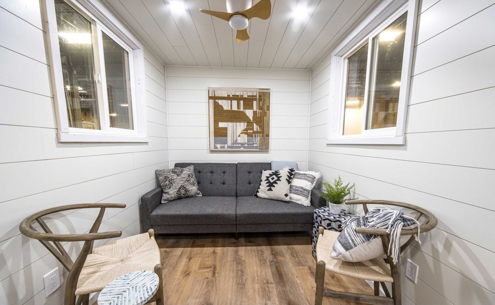 20ft Ezra Container Home – Open Layout, Full Bath – 20FT Ezra Modern Container Home | Turnkey Tiny House | Portable Prefab Container Home — 20ft — new in new condition (8)