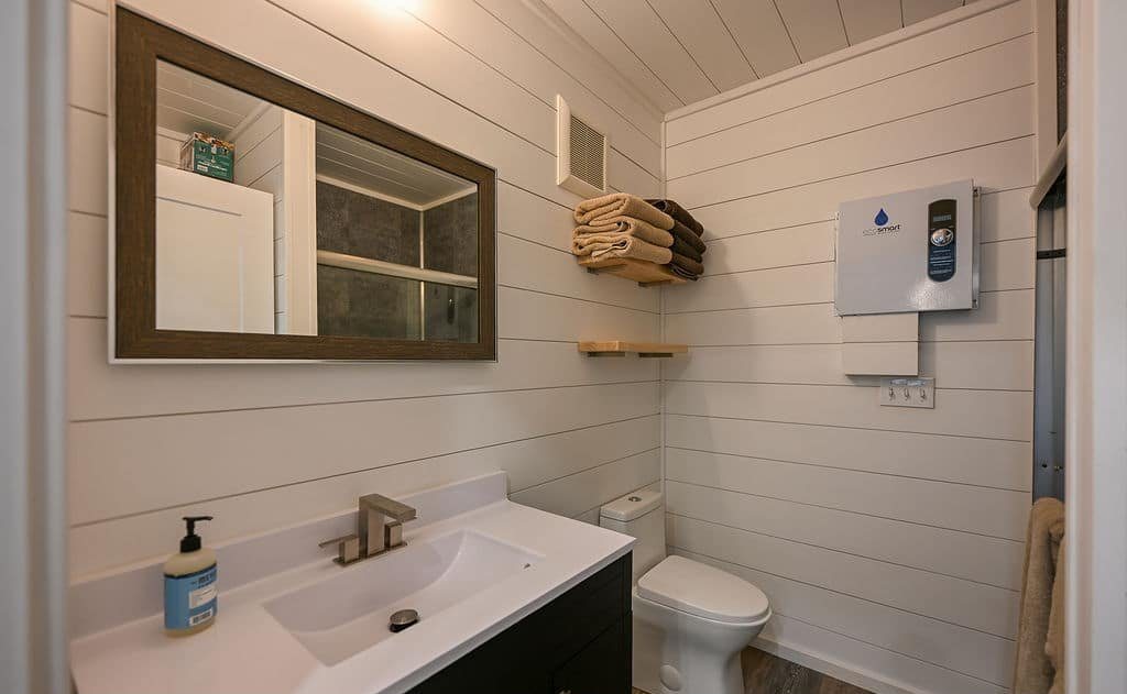 40ft Kennedy Container Home – 1 Bed, 1 Bath – 40ft Kennedy Luxury Container Home | 1 Bed 1 Bath Prefab Shipping Container House — 40ft — new in new condition (15)