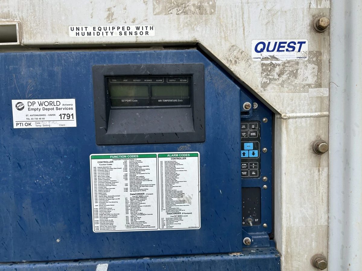 40ft High Cube Refrigerated Container – Insulated Storage – close-up of refrigerated container control panel and service labels