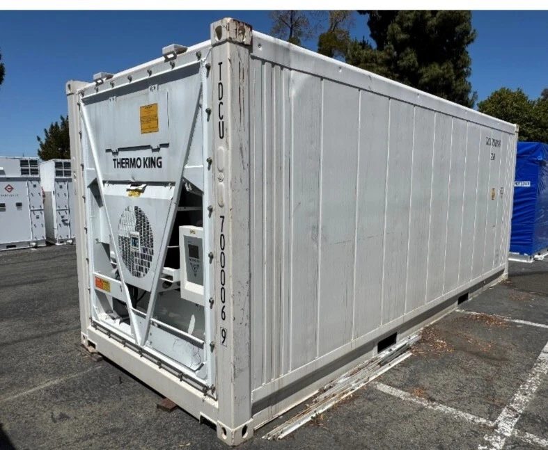 20ft Used Refrigerated Shipping Container – Thermo King – three-quarter exterior view of refrigerated container with cooling machinery