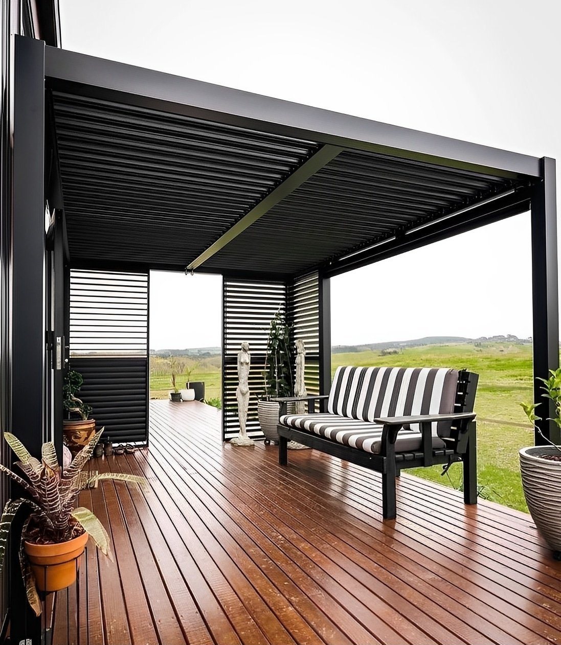 40ft Prefab Container Home – Loft & Covered Deck – Luxury 40ft prefab container house with easy-folding sandwich panels — 40ft — new in new condition (3)