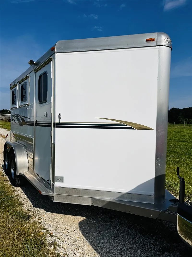 2015 4 Star 2 Horse Bumper Pull – Slant Load, Rear Tack – Angled view of the front nose and curb side of the horse trailer
