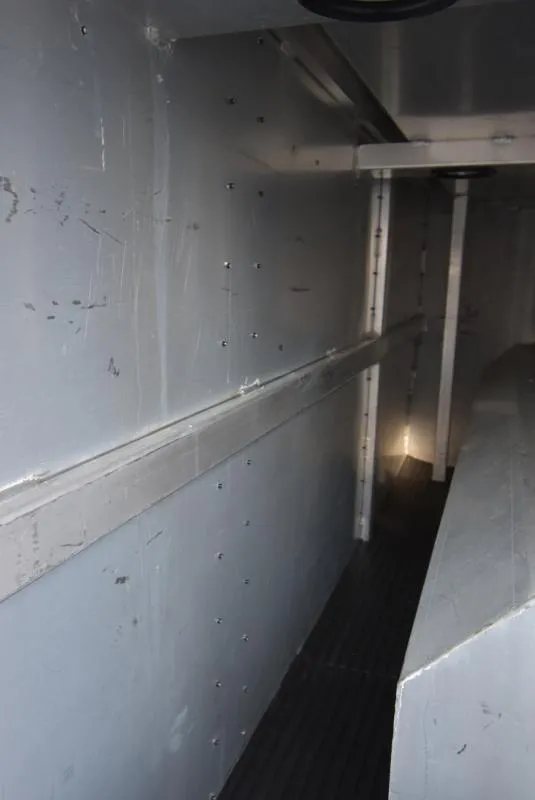 2008 C and C Trailers 4 Horse Bumper Pull – Hay Pod – Close up of the aluminum internal structure and wall seams