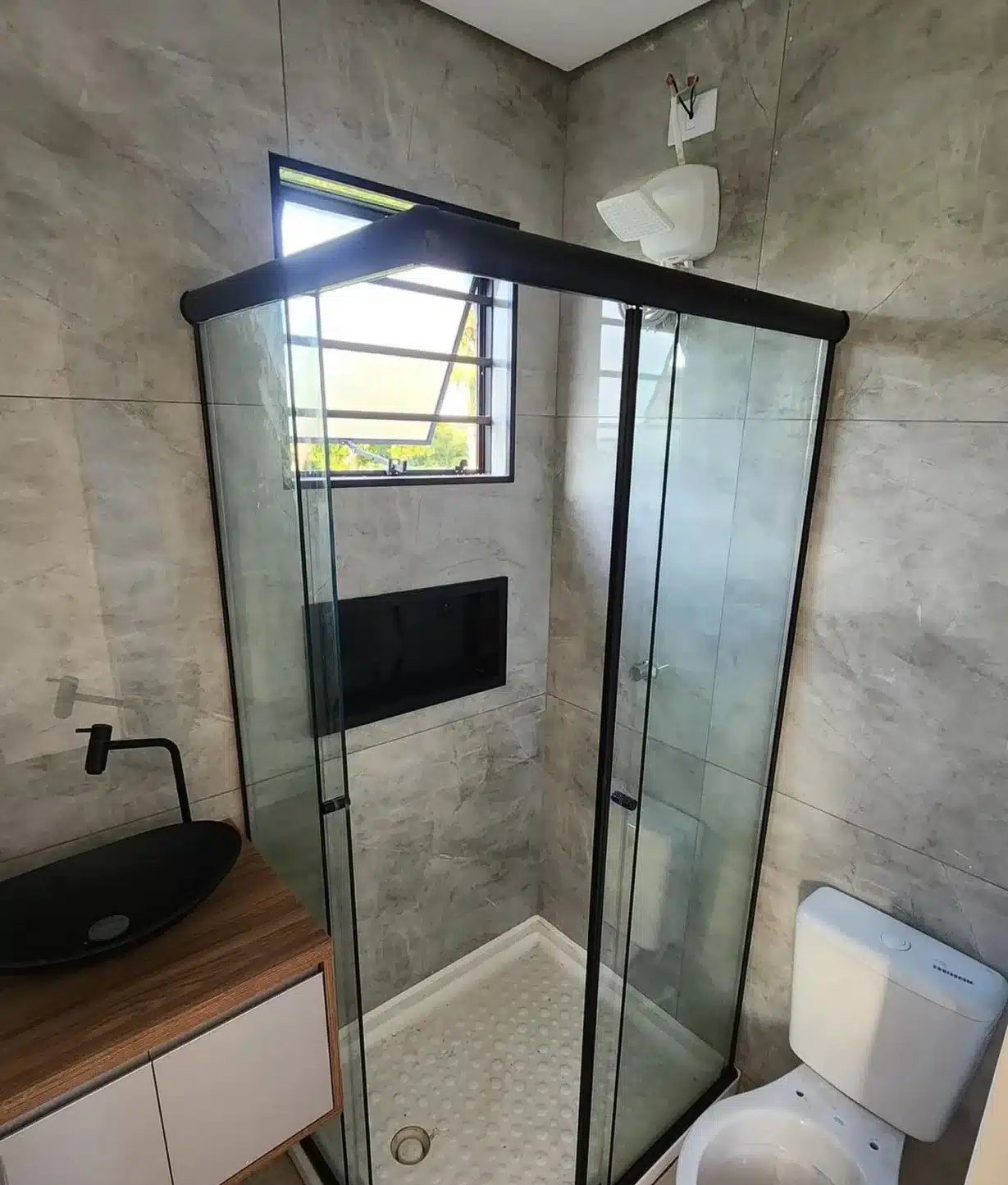 20ft Container Home – Integrated Water Tank – Custom 20ft Shipping Container Home With Water Tank — 20ft — new in new condition (5)