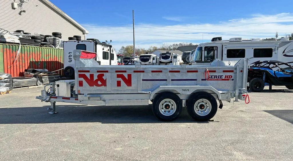 2024 N&N Trailers 14 ft Dump – Galvanized Steel – Full side view of the dump trailer with the bed in the lowered position