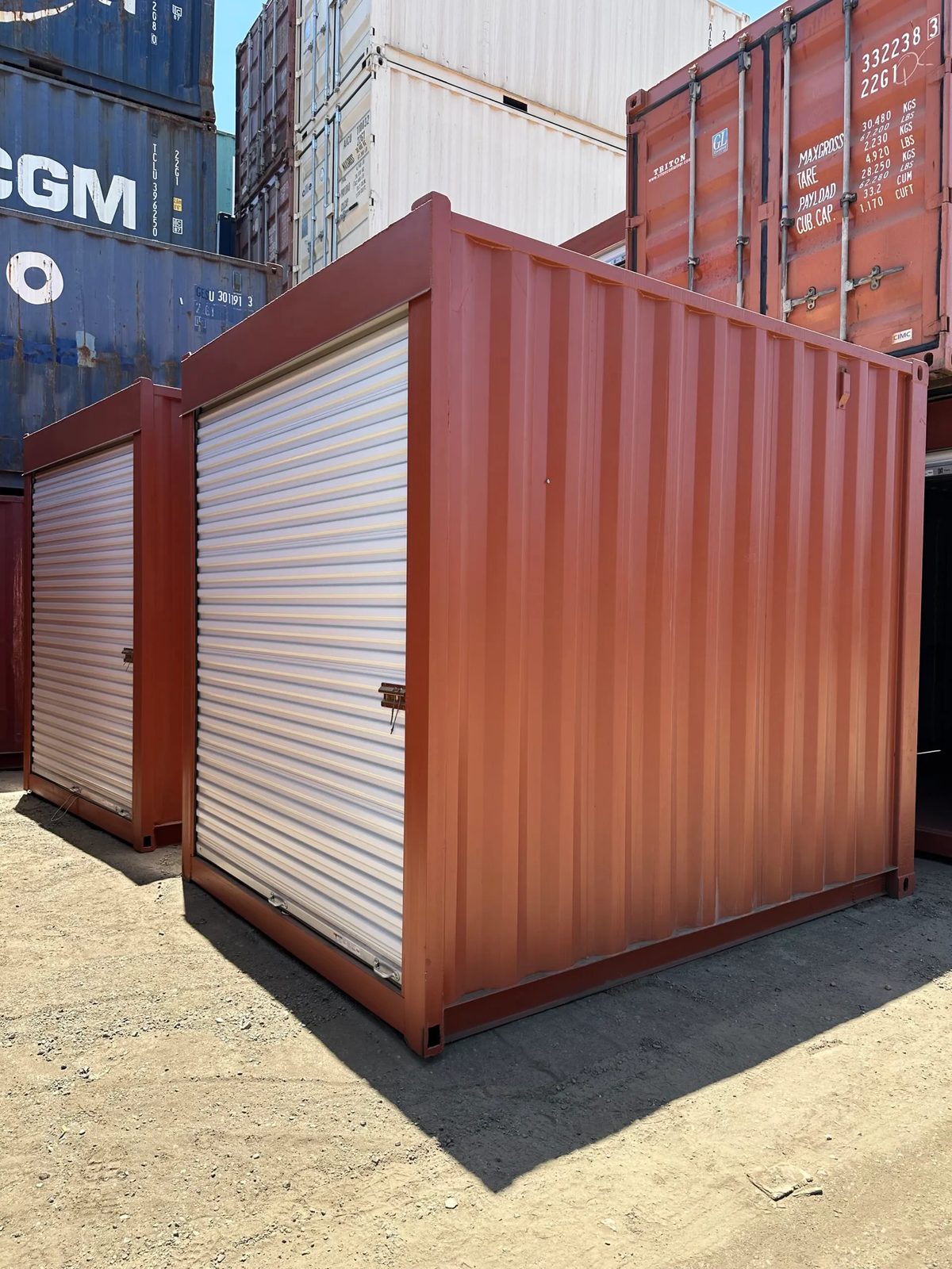 10ft Non-ISO Storage Container – Roll-Up Door – three-quarter exterior view of container with closed roll-up door