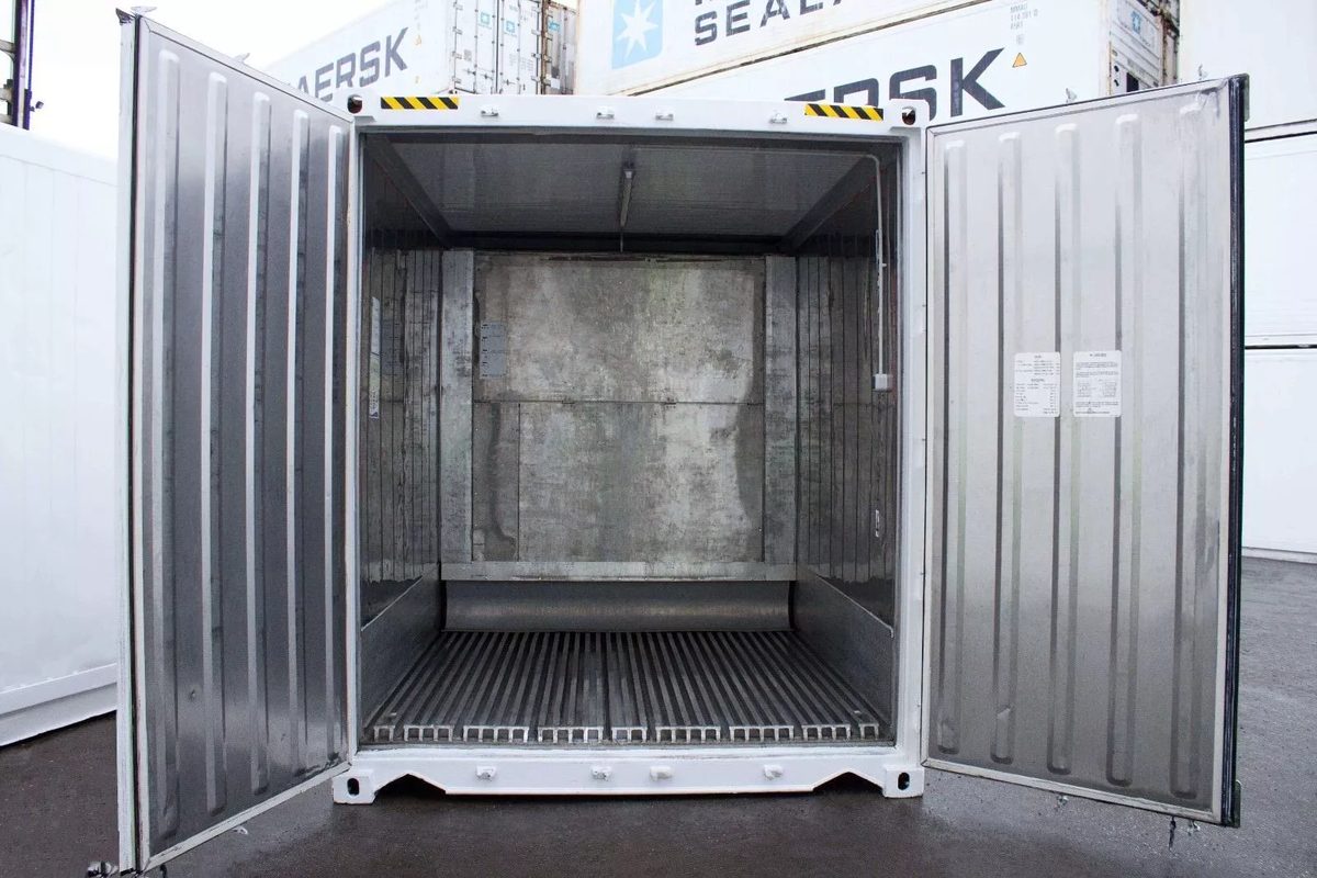 10ft Refrigerated Shipping Container – Compact Cold Storage – Open double doors reveal an empty metal interior with ribbed flooring